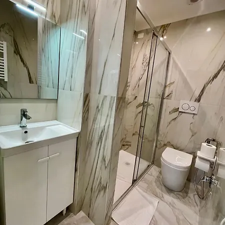 Safa Venice Station 3*